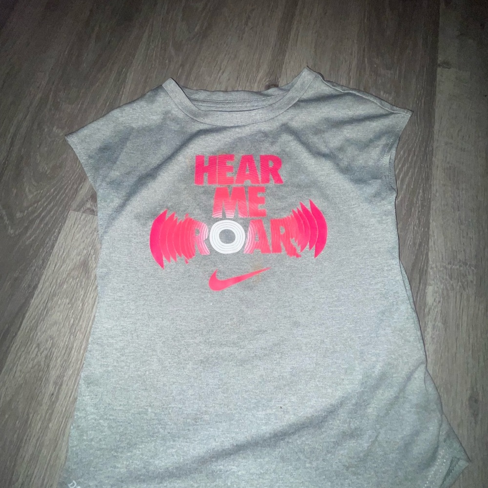Nike T-shirt 4t/5t